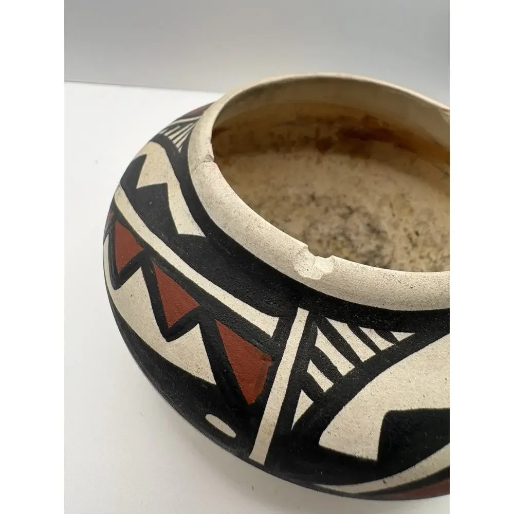Vintage Hopi Native American Pottery 4 1/4”Diameter Signed As is READ